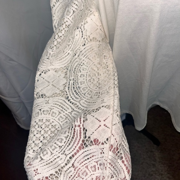 C Est.1946 Chic White Lace Long Sleeve With Flutter Trim Women's Blouse - Picture 9 of 12